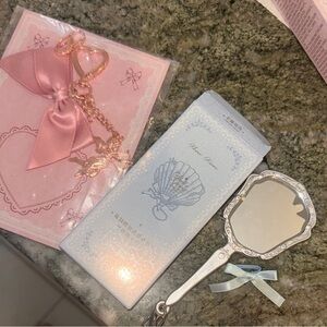 Elegant Handheld Mirror with Pink Bow Keychain